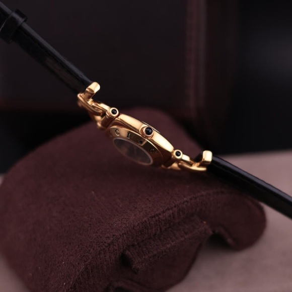 Vtg 1990s Gucci Diamantissima 6300L Watch 
Gold-Plated case w/ horsebit lugs - Picture 7 of 13